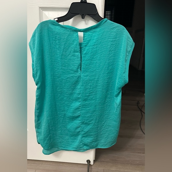 Blouse H & M, short sleeve, size 38, no rips or stain, - Picture 3 of 3